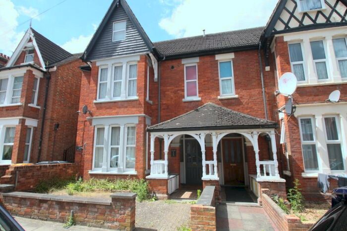 2 Bedroom Apartment To Rent In St. Michaels Road, Bedford, Bedfordshire, MK40