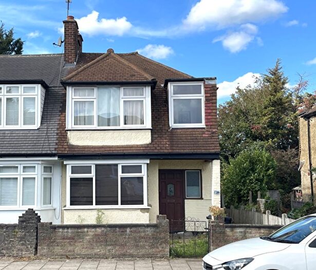 3 Bedroom End Of Terrace House For Sale In Hillcrest Road, Bromley, BR1