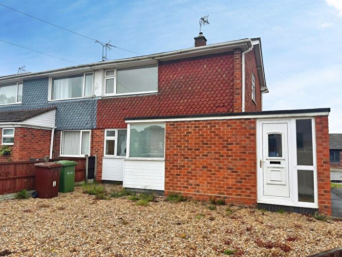 2 Bedroom End Of Terrace House For Sale In Clematis Approach, Lincoln, LN6