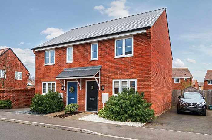 2 Bedroom Semi-Detached House For Sale In Betteridge Close, Kingston Bagpuize, Abingdon, OX13