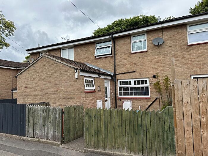 3 Bedroom Terraced House To Rent In Curlew Close, Bransholme, HU7