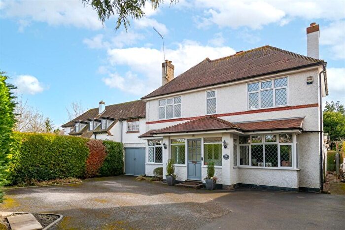 4 Bedroom Detached House For Sale In Haroldslea Drive, Horley, Surrey, RH6