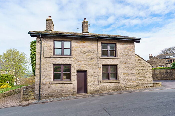 2 Bedroom Detached House For Sale In Town Lane, Charlesworth, Glossop, SK13