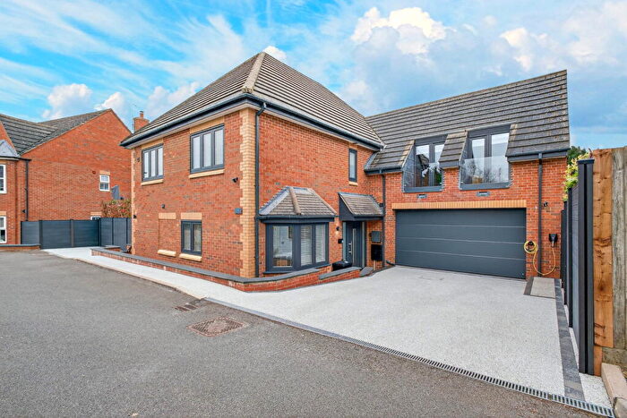 4 Bedroom Detached House For Sale In Gates Close, Irthlingborough, NN9