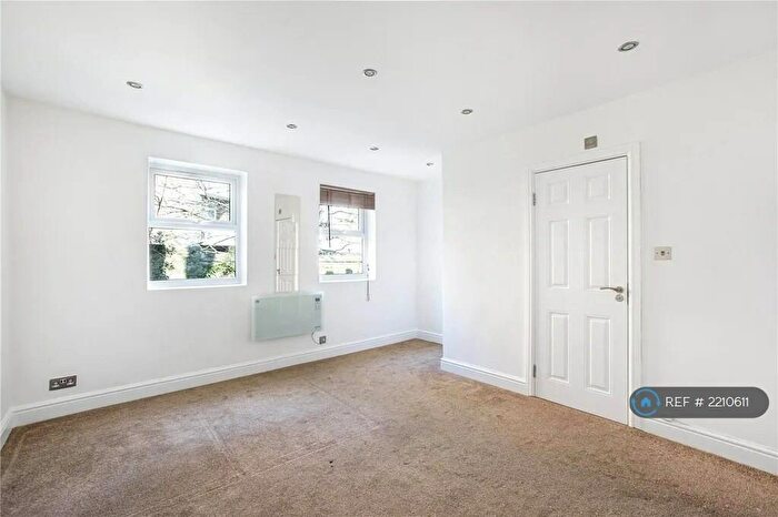 Studio To Rent In Well Street, London, E9