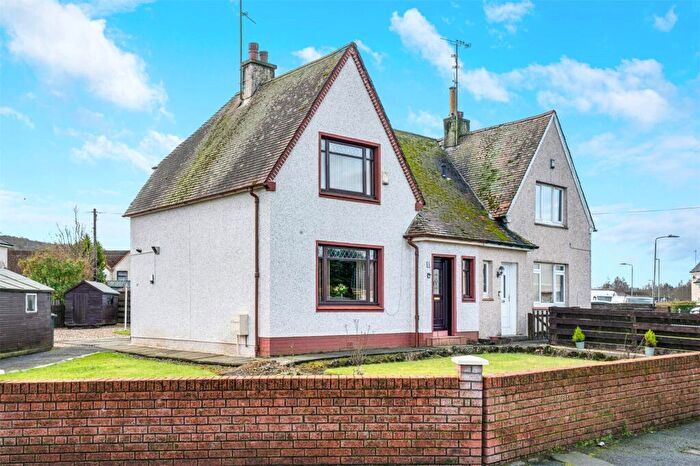 3 Bedroom Semi-Detached House For Sale In New Avenue, Howwood, PA9