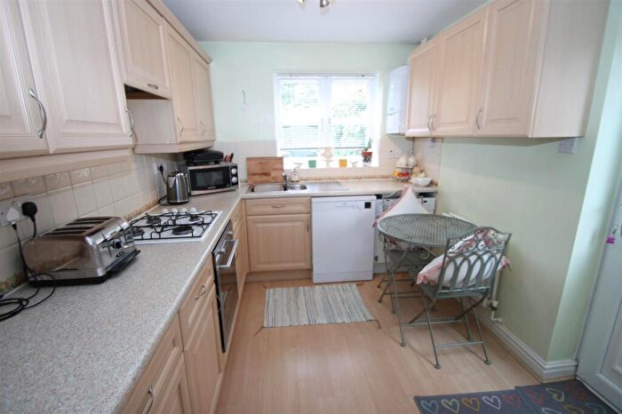 3 Bedroom Detached House For Sale In Woodhouse Way, Cradley Heath, B64