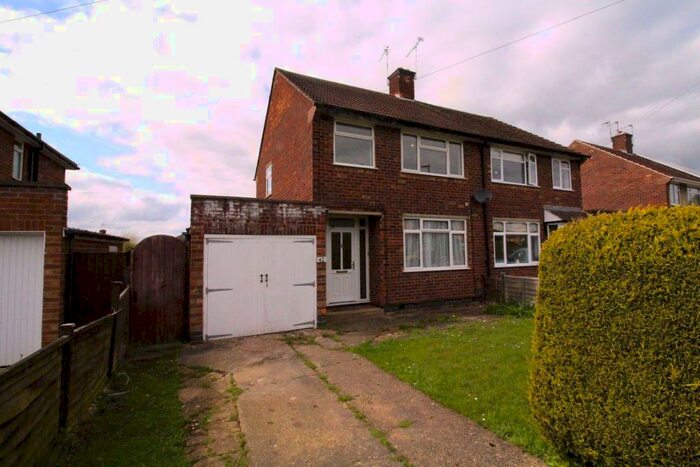 3 Bedroom Semi-Detached House To Rent In Hillary Road, Shakespeare Gardens, CV22