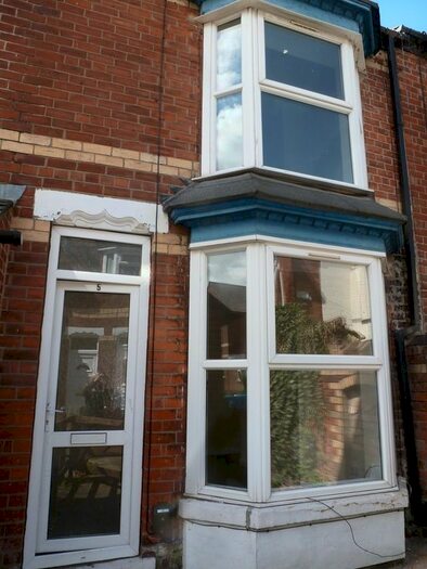 2 Bedroom Terraced House To Rent In Manvers Street, Hull, HU5