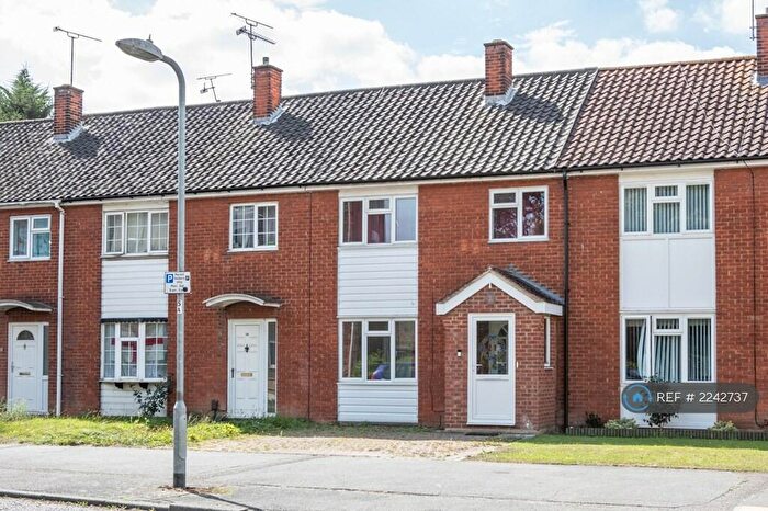 3 Bedroom Terraced House To Rent In Long Lynderswood, Basildon, SS15