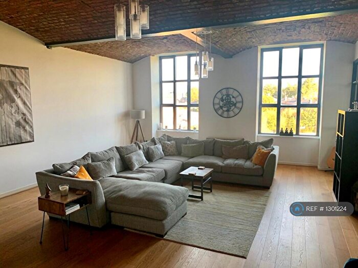 2 Bedroom Flat To Rent In Ilex Mill, Rawtenstall, Rossendale, BB4