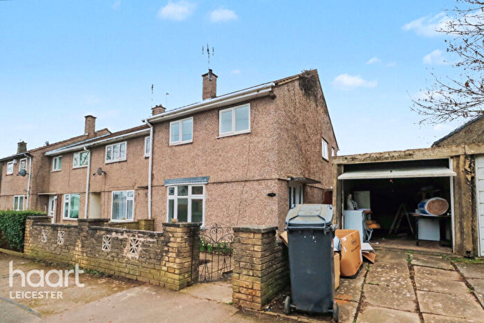 3 Bedroom End Of Terrace House For Sale In Kelso Green, Leicester, LE2