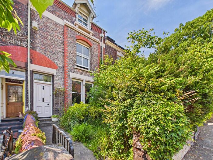 4 Bedroom Town House For Sale In Olive Vale, Wavertree, Liverpool., L15