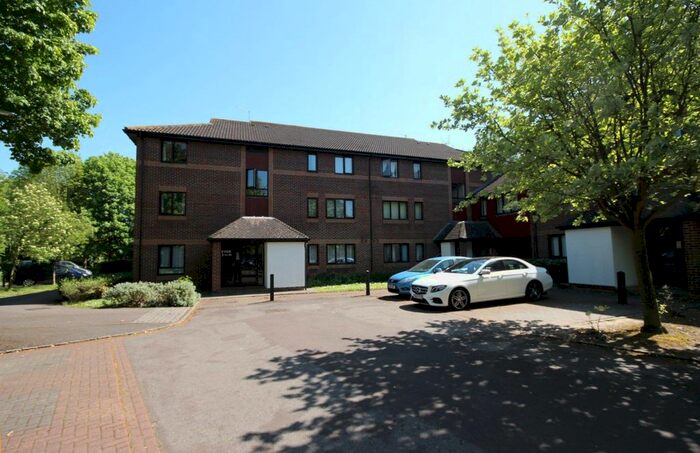 1 Bedroom Flat To Rent In Pebble Drive, Didcot OX11