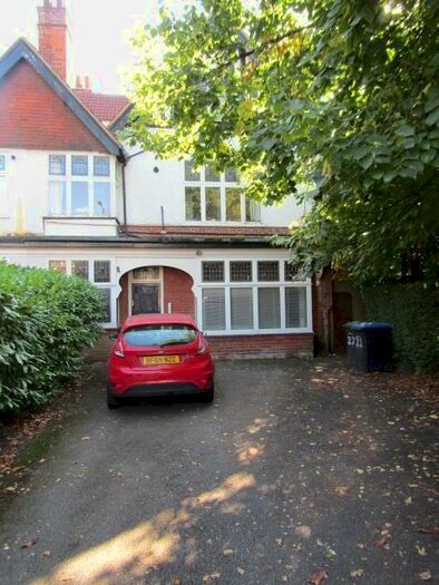 Studio To Rent In Wake Green Road, Moseley, Birmingham, B13