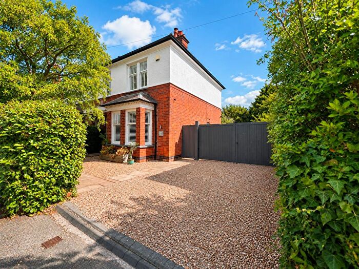 4 Bedroom Semi-Detached House For Sale In The Avenue, Blaby, Leicester, LE8