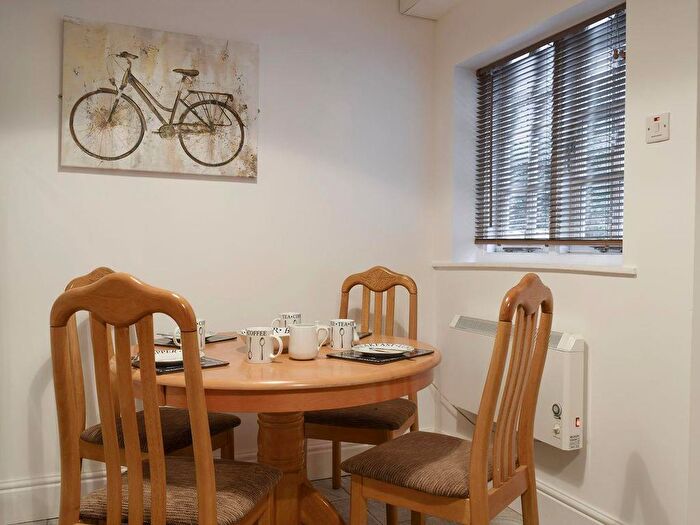 2 Bedroom Cottage To Rent In Hatton Bottom Lock, Warwick, CV35