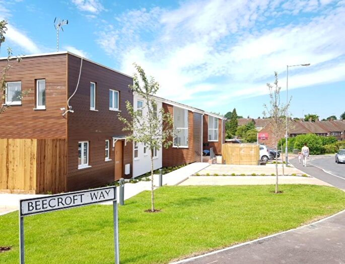 2 Bedroom End Of Terrace House To Rent In Beecroft Way, Dunstable, LU6
