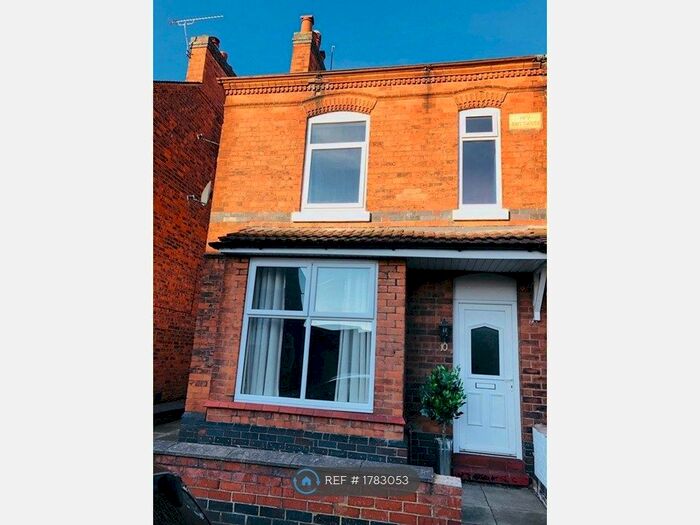 4 Bedroom Semi-Detached House To Rent In Buxton Avenue, Crewe, CW1