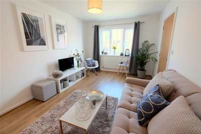 3 Bedroom House To Rent In Broadway, Grange Park, WA10