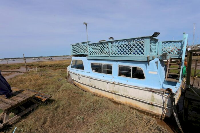 1 Bedroom Houseboat For Sale In The Ferry, Felixstowe, IP11