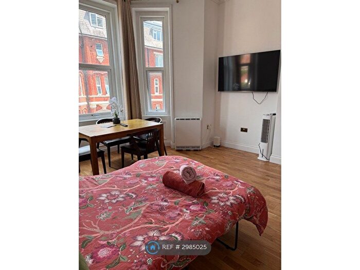1 Bedroom Flat To Rent In West Cliff Studios, Bournemouth, BH2