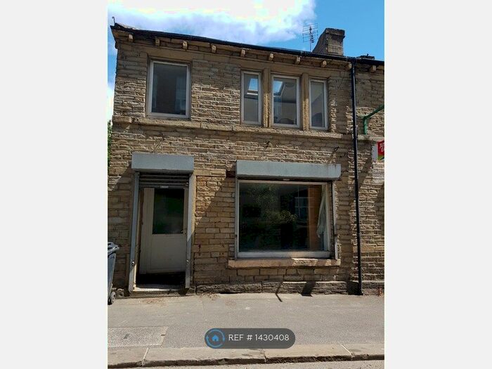 1 Bedroom Flat To Rent In Market Street, Milnsbridge, Huddersfield, HD3