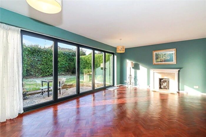 3 Bedroom Detached House To Rent In Chipperfield, WD4