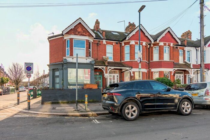 2 Bedroom Flat To Rent In Revelstoke Road, Southfields SW18