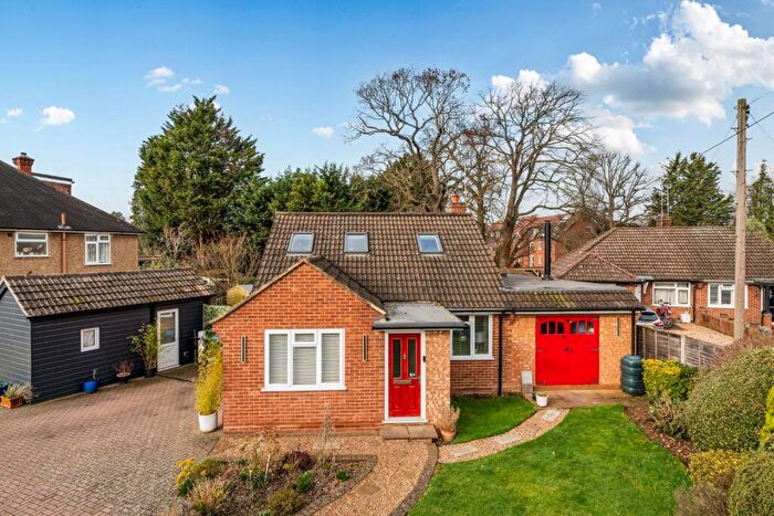 4 Bedroom Detached House For Sale In Foxlake Road, Byfleet, West Byfleet, Surrey, KT14
