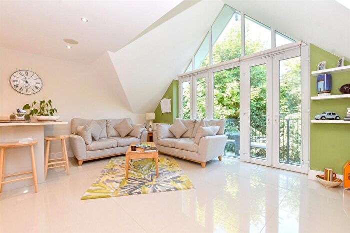 2 Bedroom Apartment For Sale In Westhall Road, Warlingham, Surrey, CR6