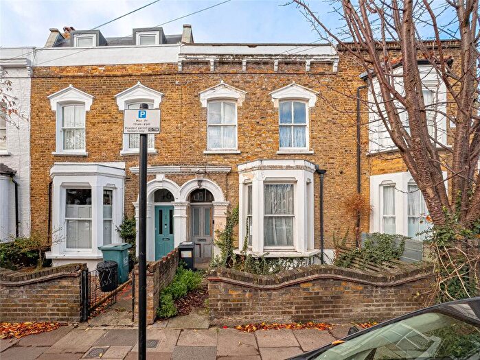 3 Bedroom Terraced House For Sale In Fortnam Road, Islington, London, N19