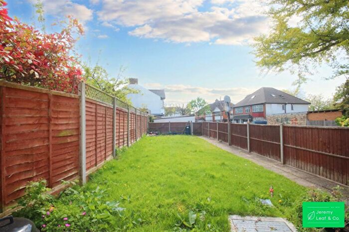 7 Bedroom House For Sale In Nether Street, North Finchley, N12