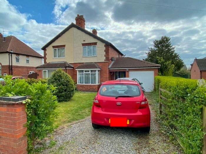 3 Bedroom Semi-Detached House To Rent In Winthorpe Road, Newark, NG24