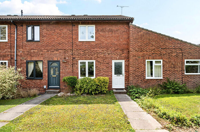 3 Bedroom Terraced House For Sale In Pendennis Road, Freshbrook, Swindon, SN5