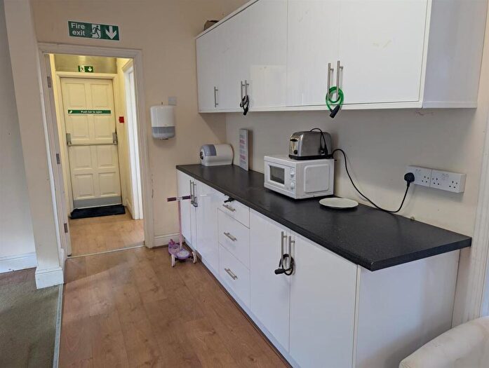 1 Bedroom Property To Rent In Kingston Road, KT3