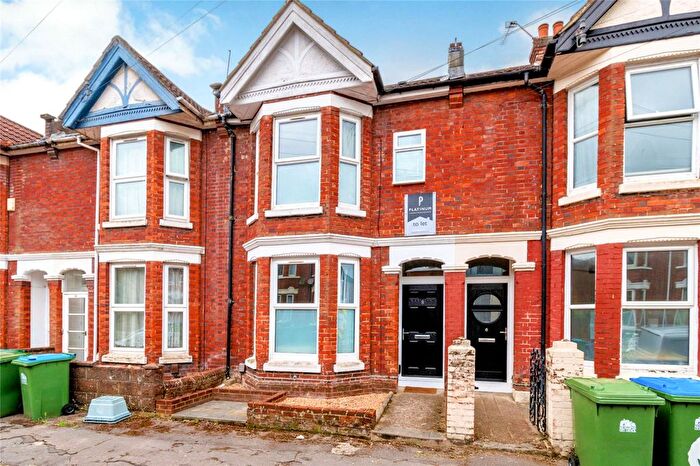 6 Bedroom Terraced House For Sale In Highcliff Avenue, Portswood, Southampton, Hampshire, SO14