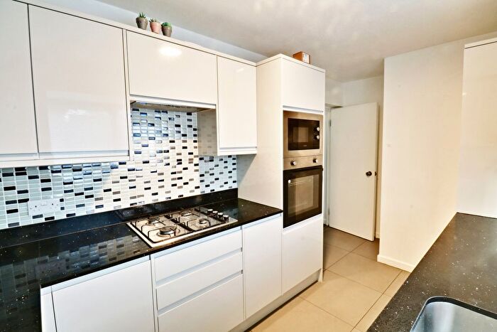1 Bedroom Flat To Rent In Whitehaven Close, Bromley, BR2