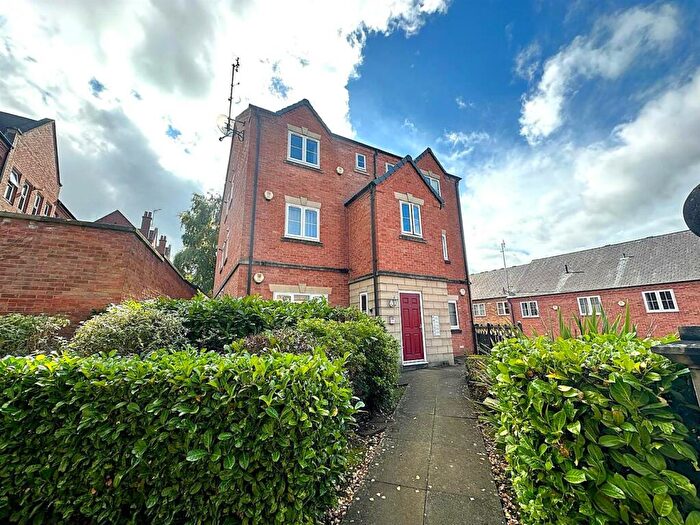 1 Bedroom Apartment To Rent In St. Giles Row, Lower High Street, Stourbridge, DY8