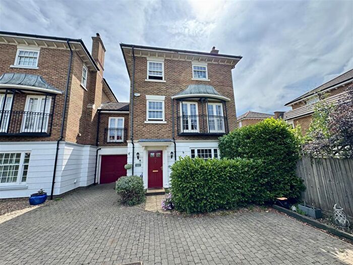 5 Bedroom Town House To Rent In Greensleeves, Kings Hill, ME19