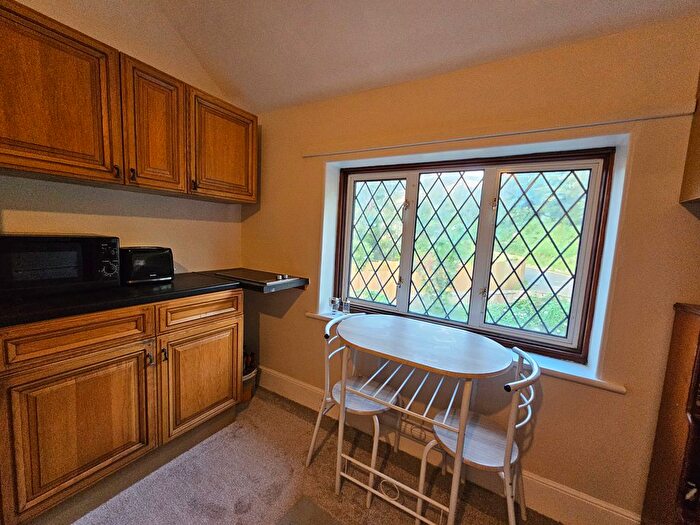 2 Bedroom Flat To Rent In Fore Street, Torquay, TQ2