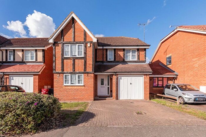 4 Bedroom Detached House For Sale In Earls Lane, Cippenham, SL1