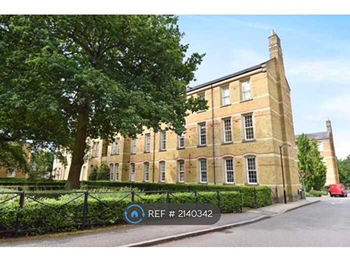 2 Bedroom Flat To Rent In Brigade Place, Caterham, CR3