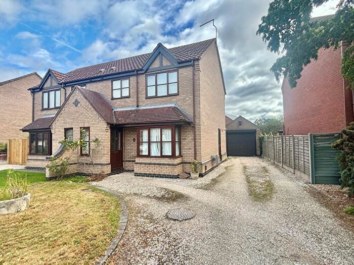 3 Bedroom Semi-Detached House For Sale In Poachers Brook, Skellingthorpe, LN6