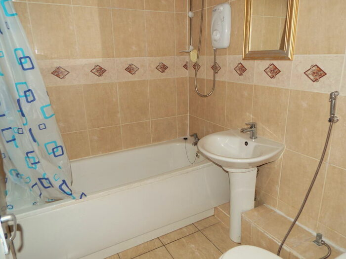 2 Bedroom Apartment To Rent In Lilac Court, Upton Park, London, E13