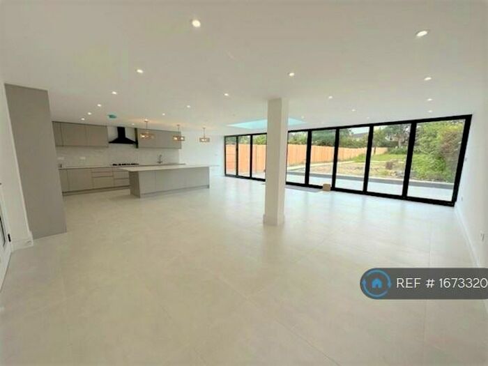 6 Bedroom Detached House To Rent In Crofton Road, Orpington, BR6