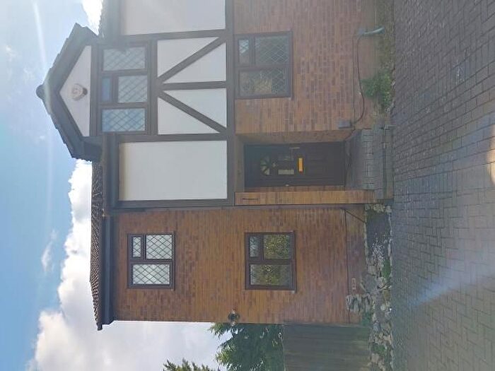 4 Bedroom Detached House To Rent In Maidenhead, Berkshire, SL6