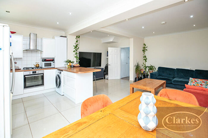 3 Bedroom Detached House For Sale In Firbank Road, Bournemouth, BH9