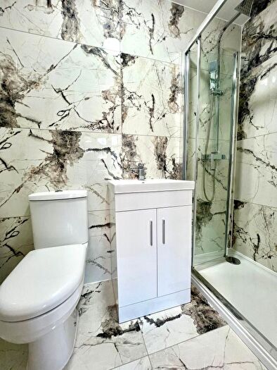 7 Bedroom Semi-Detached House To Rent In Glebe Avenue, Harrow, HA3