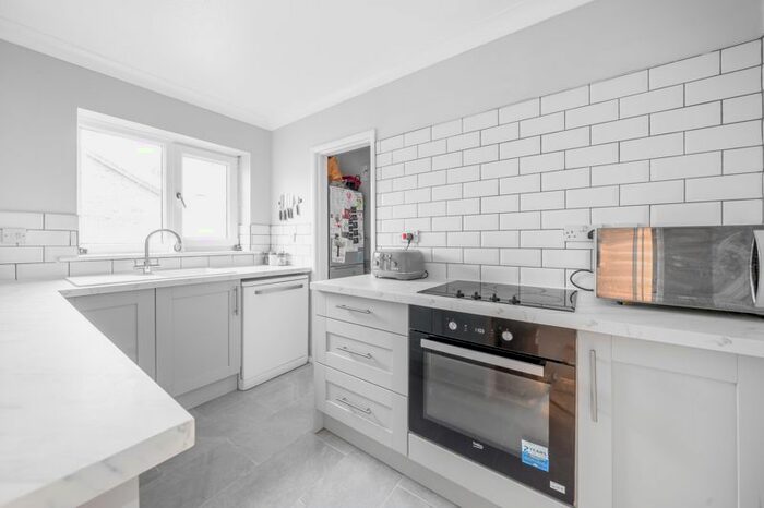 2 Bedroom Flat For Sale In Victoria Close, Bovington, BH20